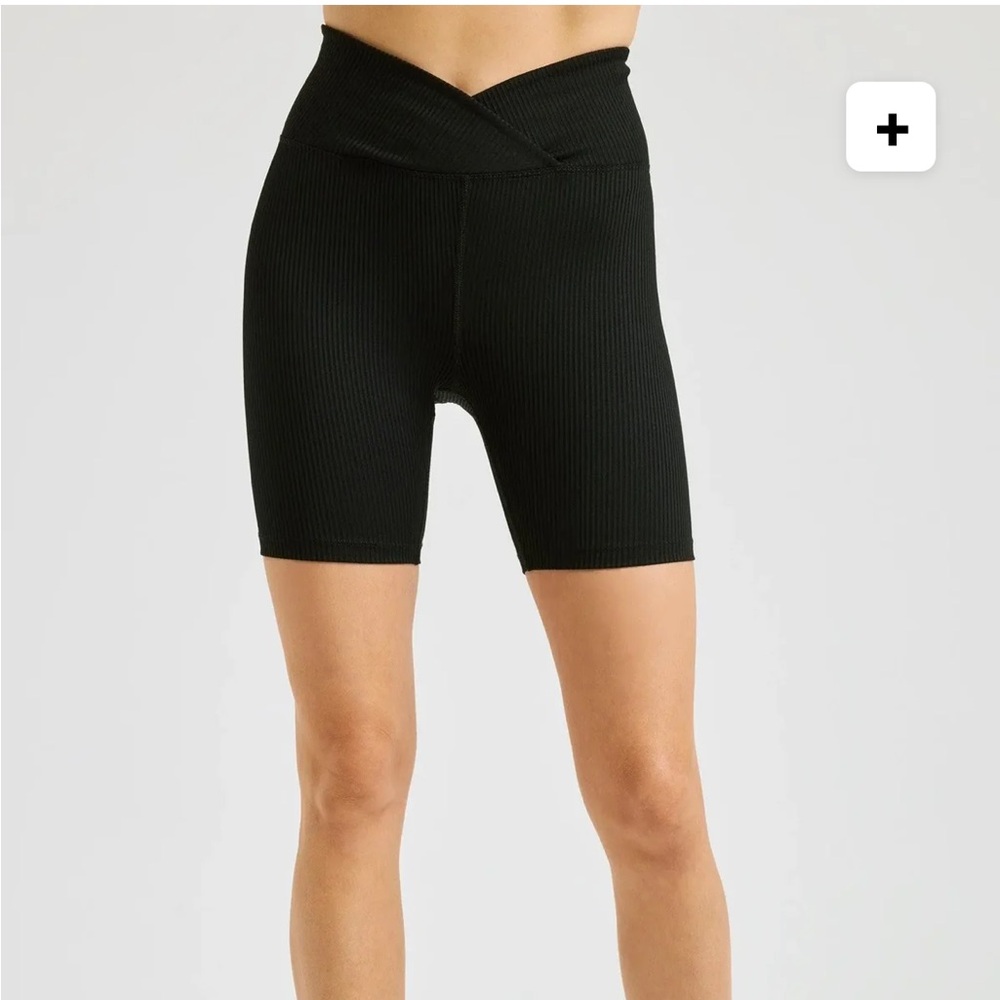 Year of Ours Ribbed V Waist Biker Short (Black)